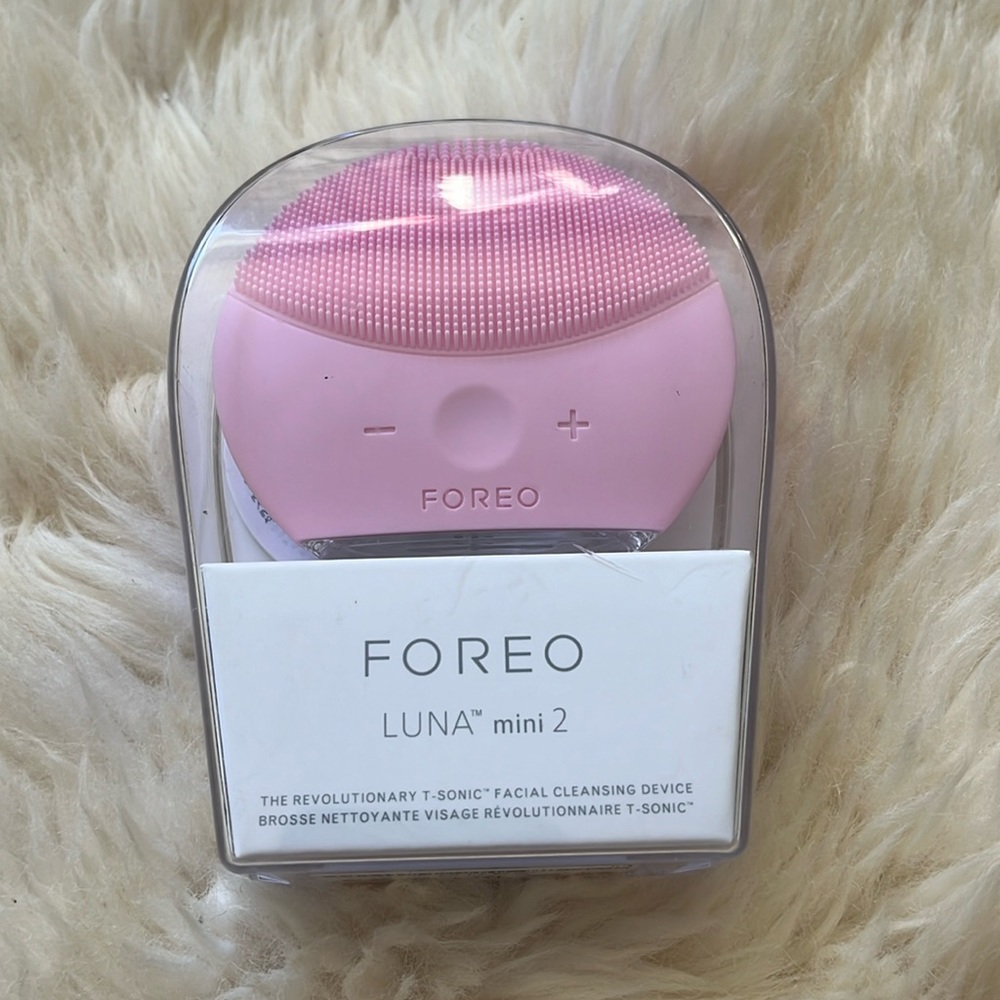 FOREO Luna Mini 2 Pink Facial Cleansing Device